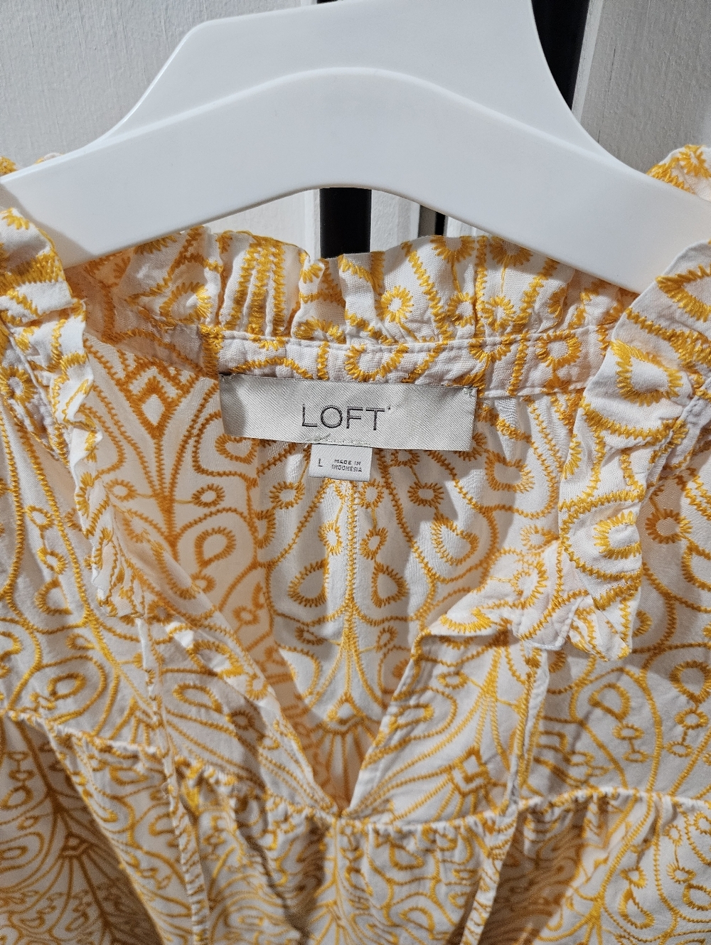 LOFT White Top with Peachy/orange Embroidered Paisley Motif